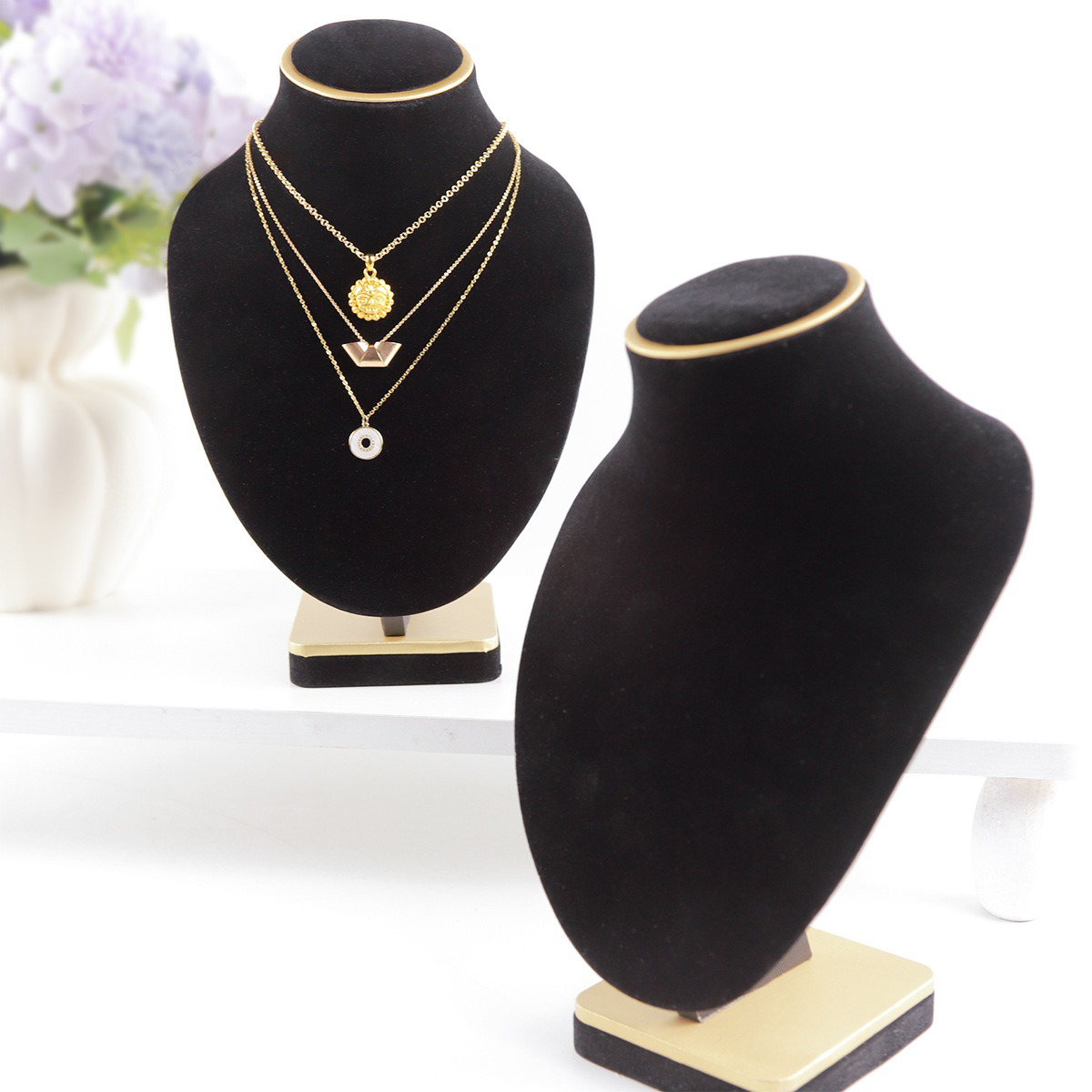 Busto de joyería de terciopelo - Body Jewelry Store reseña y precio